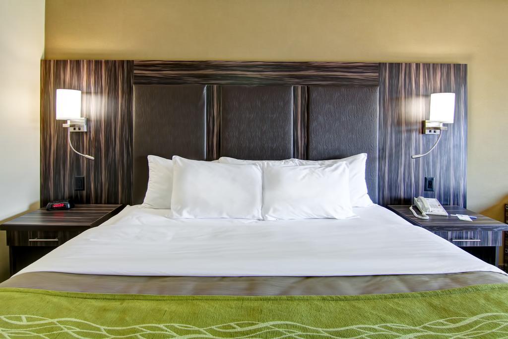 Comfort Inn Saint Catharines Exterior photo